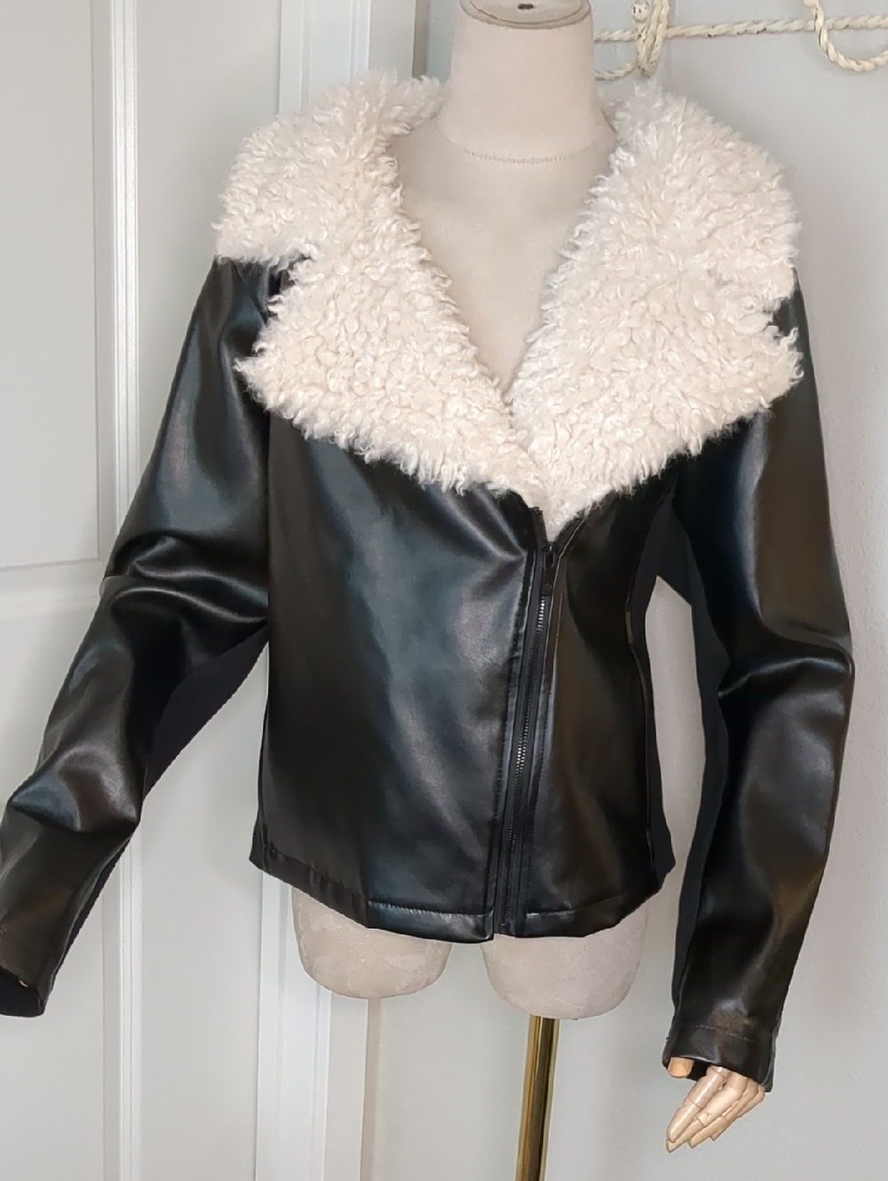 Y2K Juicy Biker Jacket with Cream Sherpa Collar Black Faux Leather Lrg